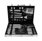Set ustensile pentru gratar  26 piese, otel inoxidabil,geanta transport aluminiu captusita 43x27x8cm